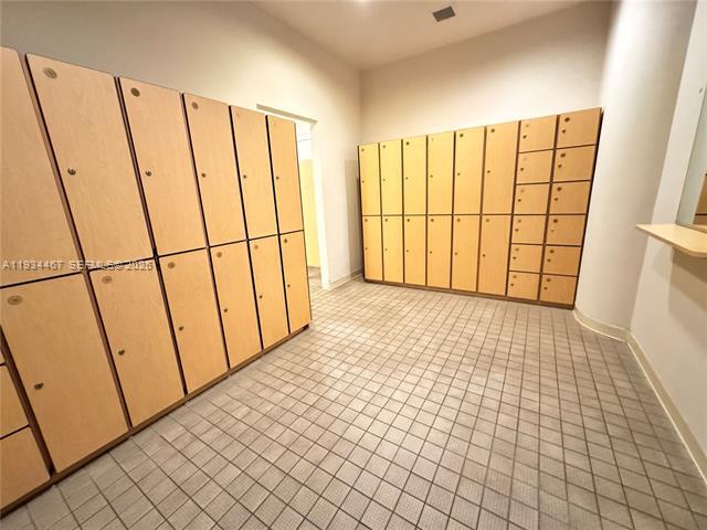 Building Photo - 5161 Collins Ave