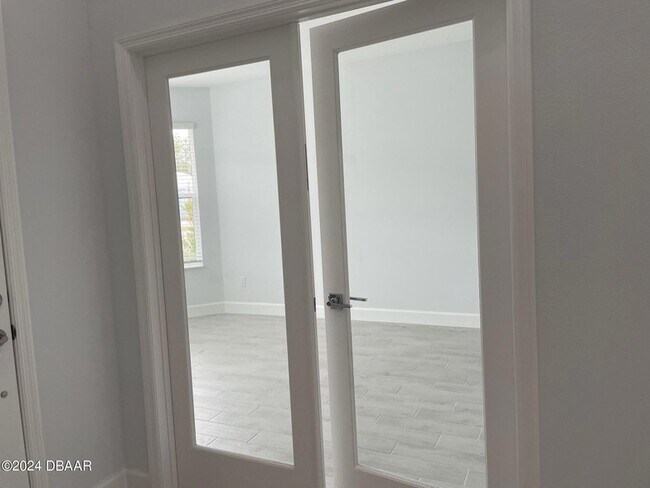 Building Photo - 818 Bama Breeze Dr