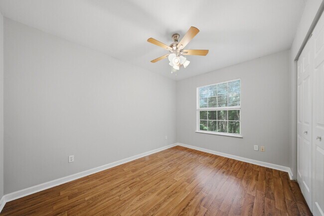 Building Photo - 3 Bedroom 2 Bathroom Single Family Home located in NW Tallahassee!