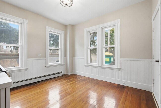 Building Photo - 97 Horace St