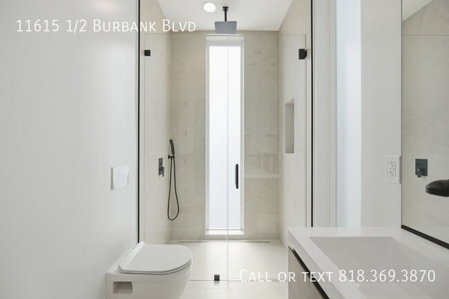 Building Photo - 11615 1/2 Burbank Blvd-