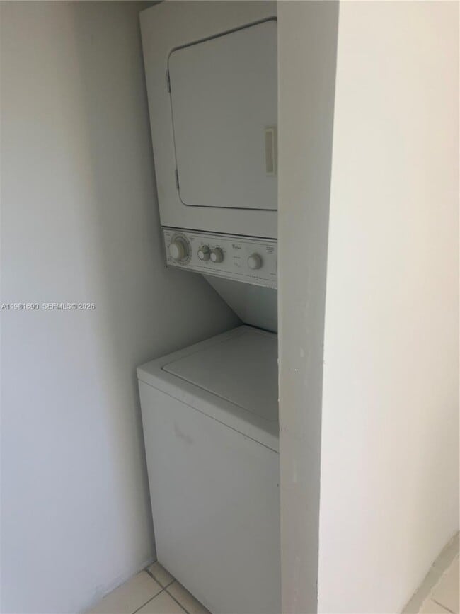 Building Photo - 590 NW 114th Ave