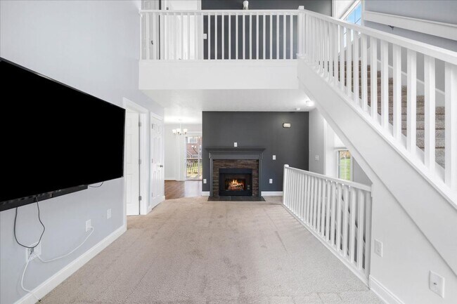 Building Photo - Modern Townhome in Prime Location - Christiansburg