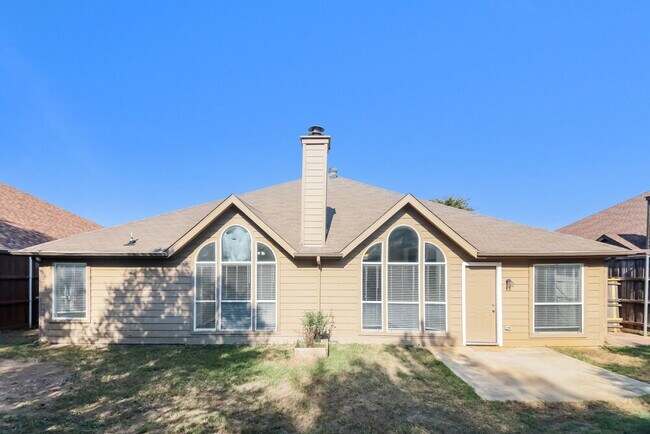 Building Photo - 742 River Oak Way