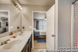 Building Photo - 10715 Noble Canyon