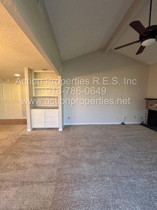 Building Photo - 5110 Village Oaks Dr