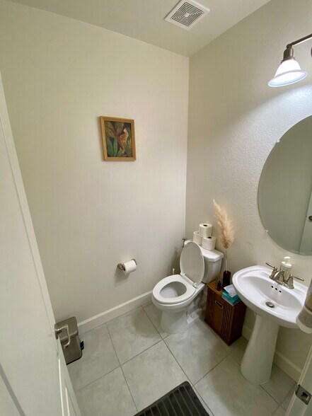 Building Photo - 9737 Quartette Dr