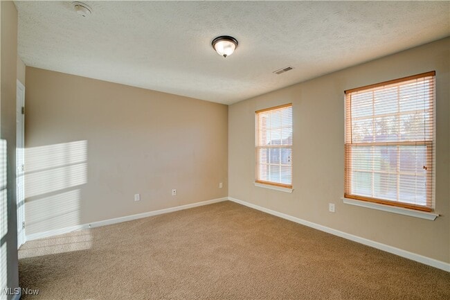 Building Photo - 2576 Covington Pl