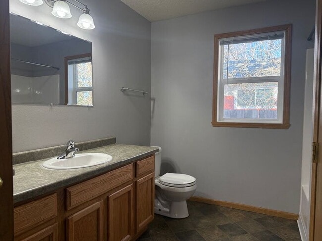 Building Photo - 819 5th St S