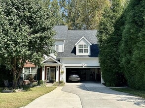 Building Photo - 1913 Thorn Crest Dr