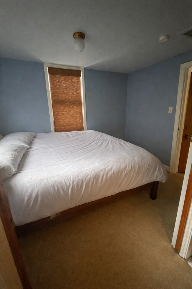 Building Photo - 215/217 N. Ashley St