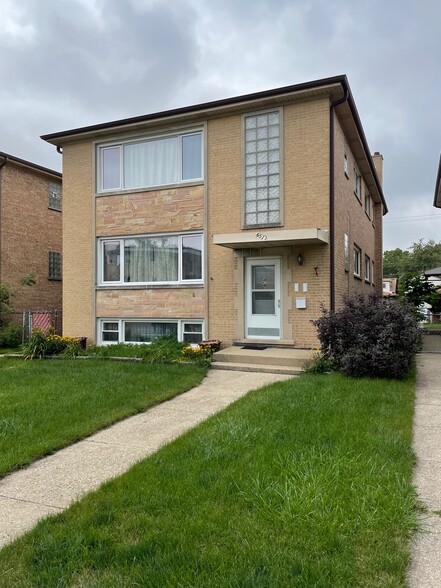 Garden Unit - 6523 N Northwest Hwy