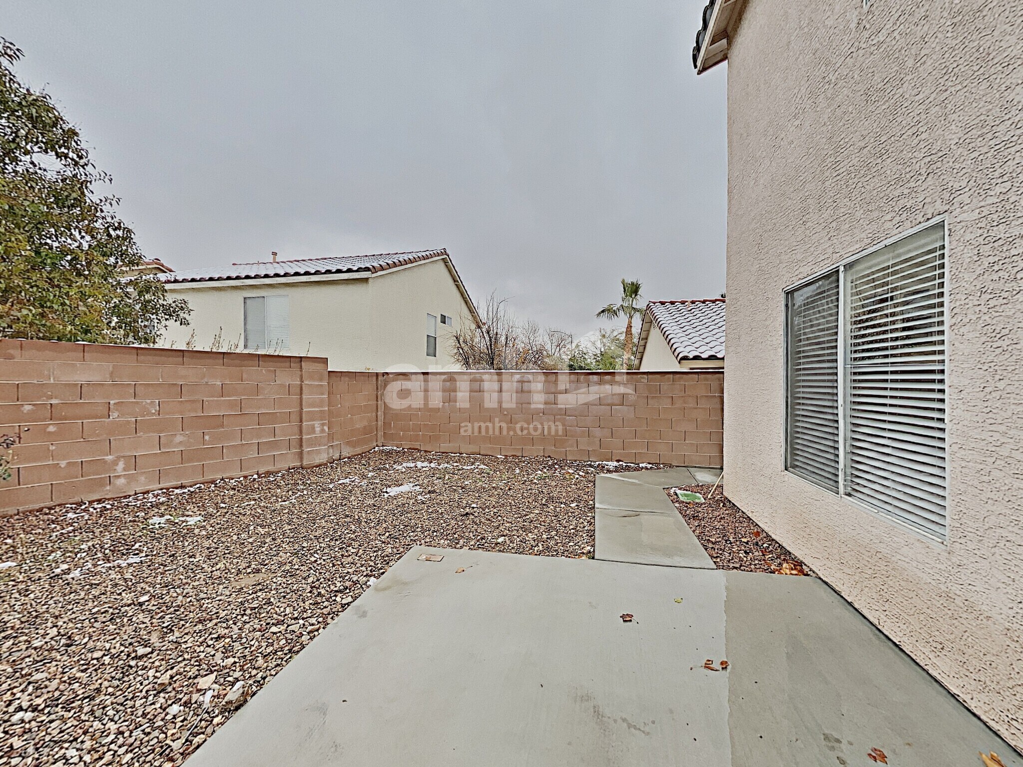Building Photo - 9608 Kelly Creek Ave