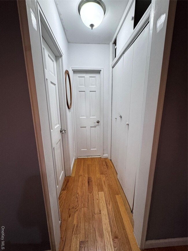 Building Photo - 44-10 Macnish St