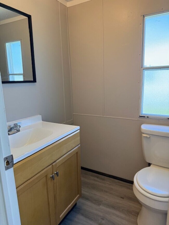 Building Photo - Greenback 37742 - 3 bed 2 bath mobile home - Lease to own option - call Troy Adams 865-233-6949