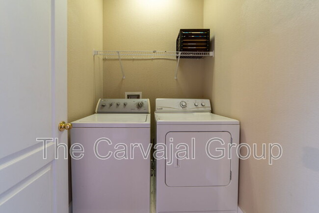 Building Photo - 6646 S Goldenrod Rd