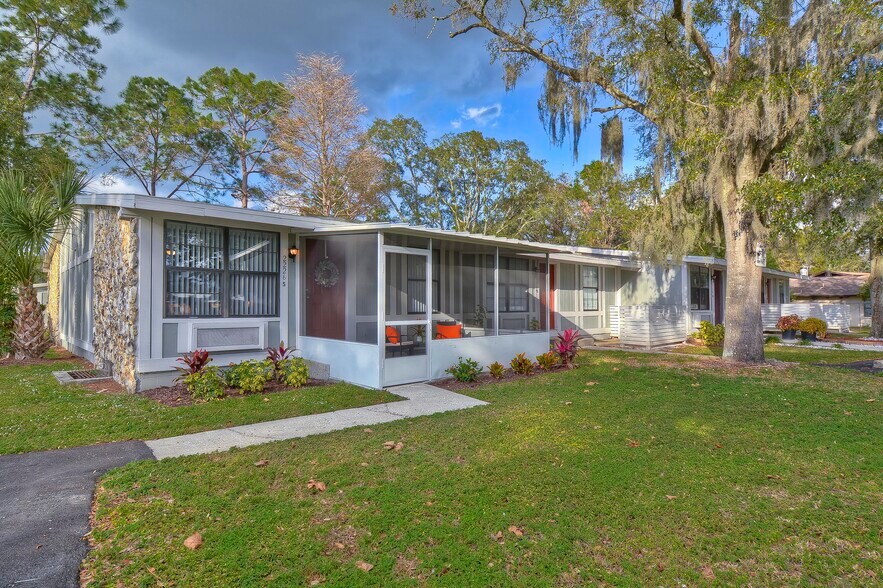 Live Oak Apartments 2232 N Spring Glade Cir Tampa FL 33613