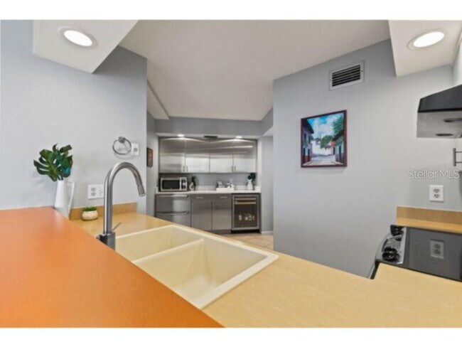 Building Photo - 1111 N Gulfstream Ave