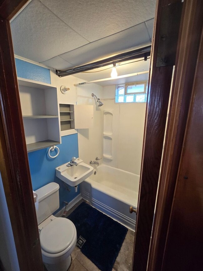 Building Photo - Neuhardt-622 Atlantic