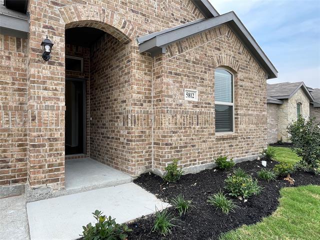 Building Photo - 5812 Utopia Dr