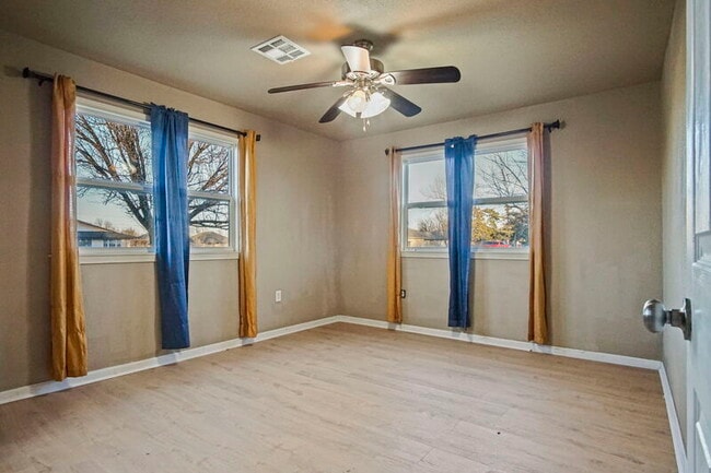 Building Photo - 704 NW 95th St