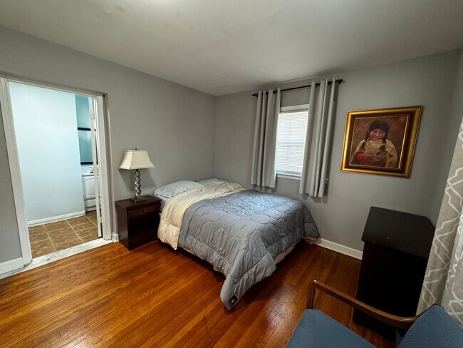 Building Photo - Spacious Furnished 4BR Home with Prime Location Near Marymount and Metro