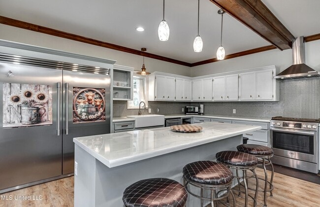 Building Photo - 1998 MS-16