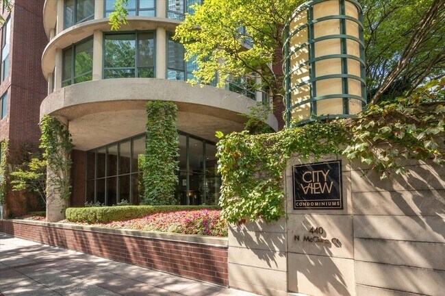 Building Photo - 440 N McClurg Ct