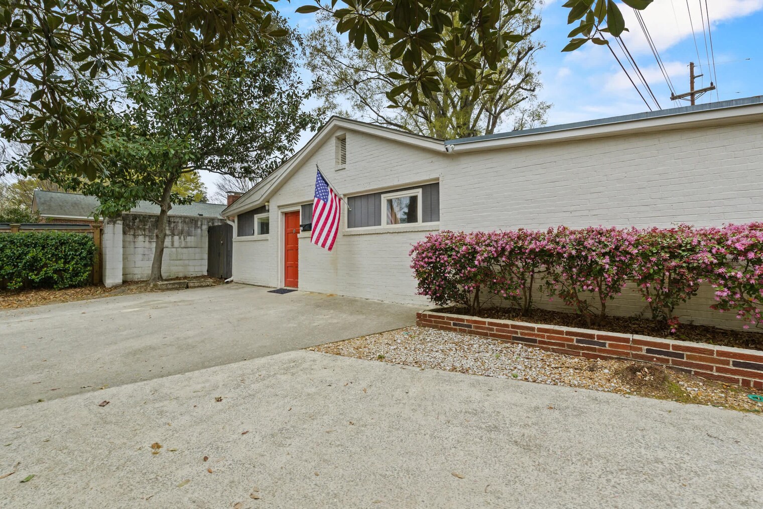 Building Photo - 420 Rockwood Rd