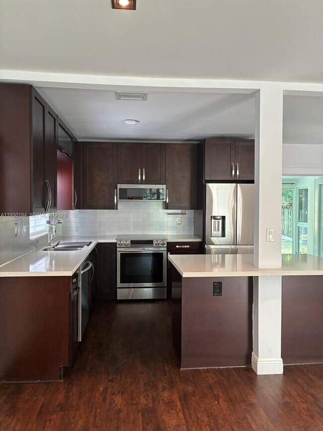 Building Photo - 1757 SW 24th Ter