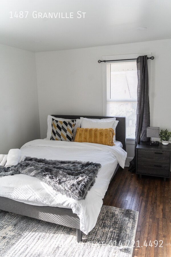 Building Photo - 1487 Granville St