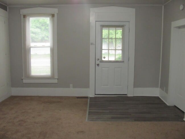 Building Photo - Cute 2BR in North Salem!