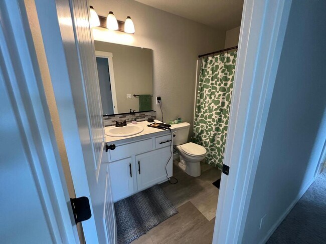 Building Photo - 2311 Quail Run Ln S