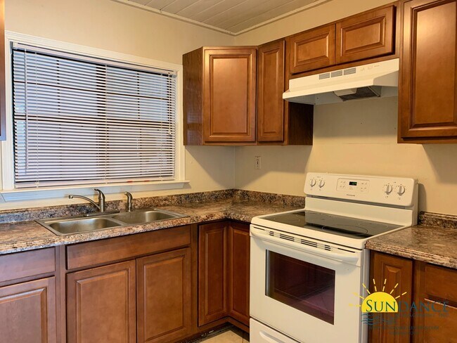 Building Photo - Nice 2 Bedroom Duplex in Fort Walton Beach