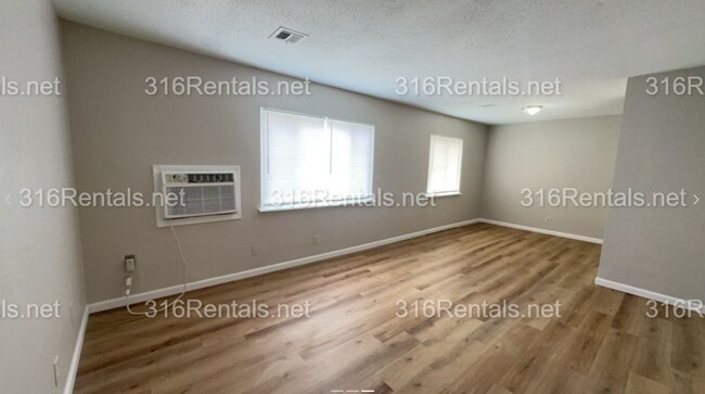 Building Photo - $745 - COMING SOON! Accepting SECTION 8/ Housing Voucher 3 bedroom / 1 bathroom - Remodeled Apart...