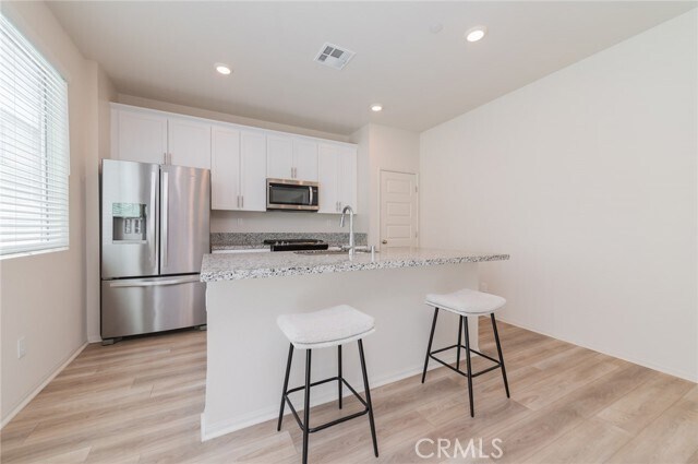 Building Photo - 40277 Birchfield Dr
