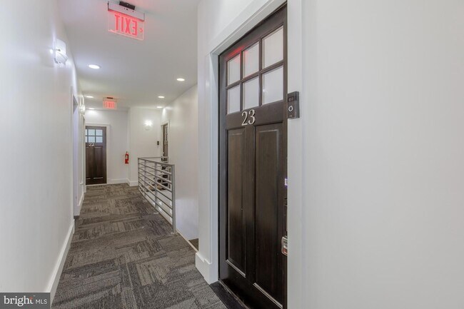 Building Photo - 1409 G St NE