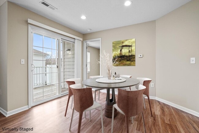 Building Photo - 5027 Stratford Pine Ln