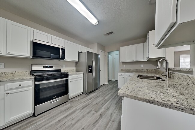 Building Photo - 14334 Cypress Valley Dr