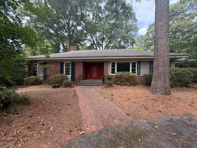 Building Photo - Charming Estate home on almost 2 acres with Duke University Setting