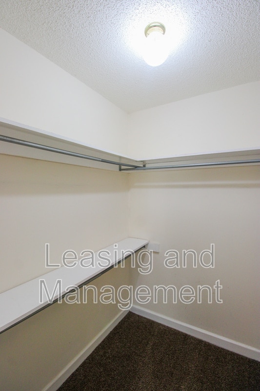 Building Photo - 1522 Theresa Dr