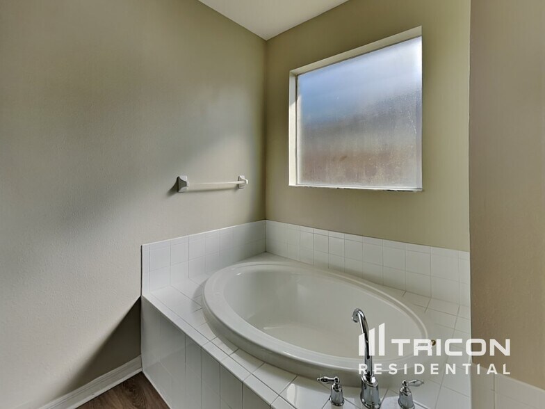 Building Photo - 449 Arch Ridge Loop