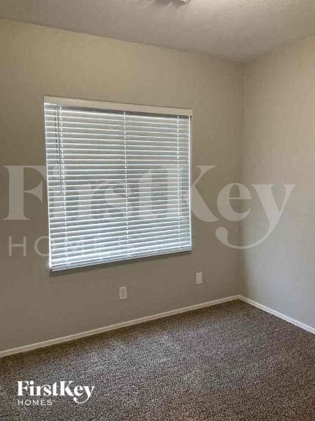 Building Photo - 873 E Cherry Hills Dr