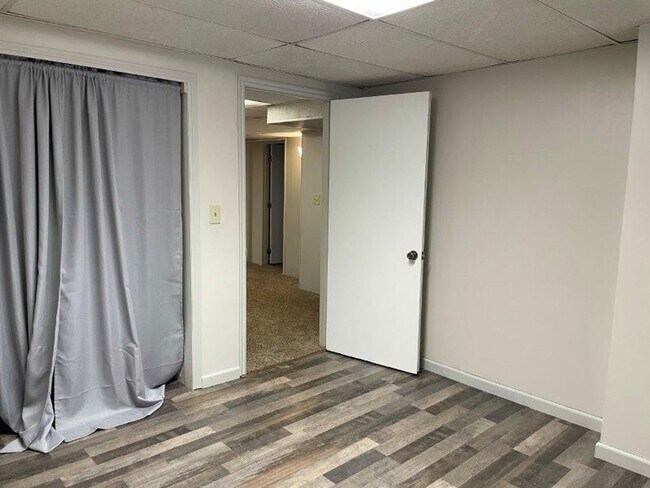 Building Photo - 3 Weeks Rent Free! Beautiful 5 Bed 2 Bath ...