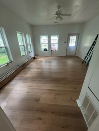 Building Photo - 416 Bilbo St