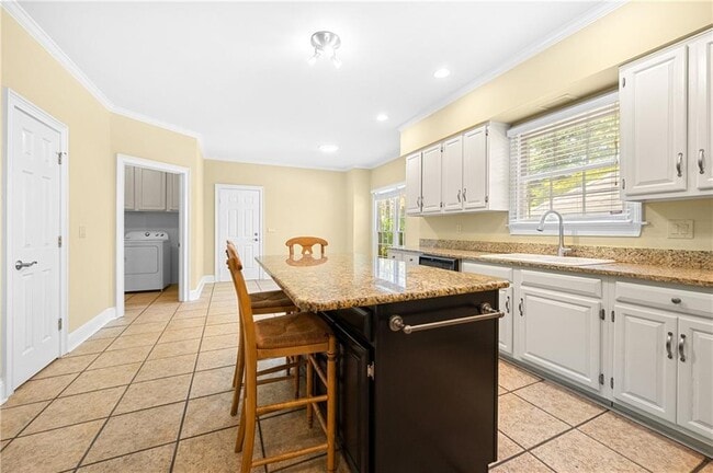 Building Photo - 3795 Ashford Trail NE
