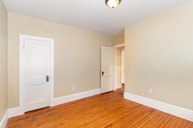 Building Photo - 142 Riddle Rd