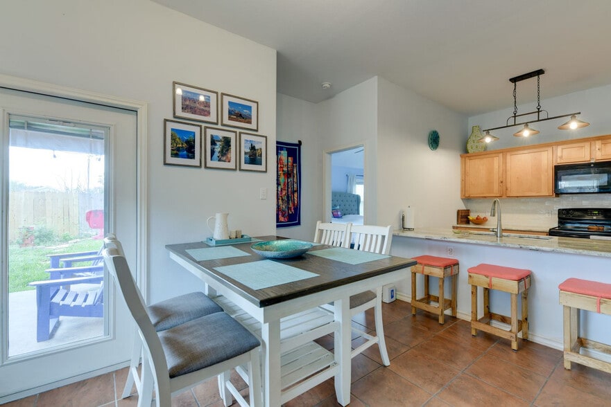 Building Photo - 1509 Oak Harbor Dr