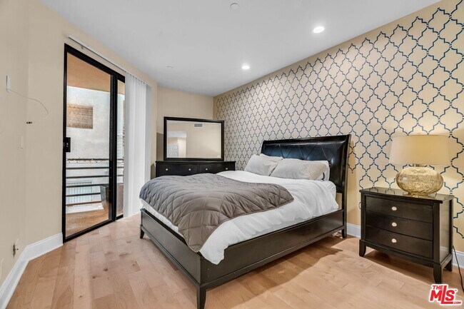 Building Photo - 12000 Goshen Ave