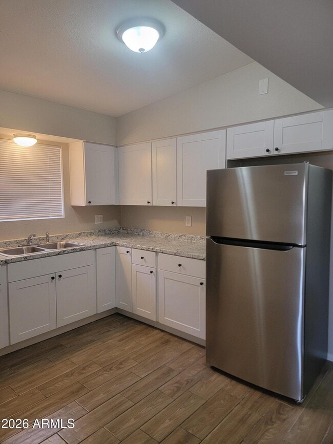 Building Photo - 204 N Standage